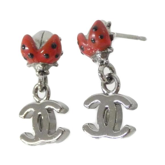 CHANEL Authentic Black Earrings - Picture 2 of 3